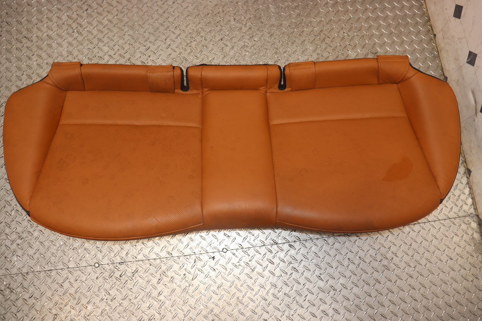 JDM 2008 - 2014 SUBARU IMPREZA WRX STI PREMIUM GRB GVF COMPLETE FRONT AND REAR LEATHER POWER SEATS W/ STEERING WHEEL