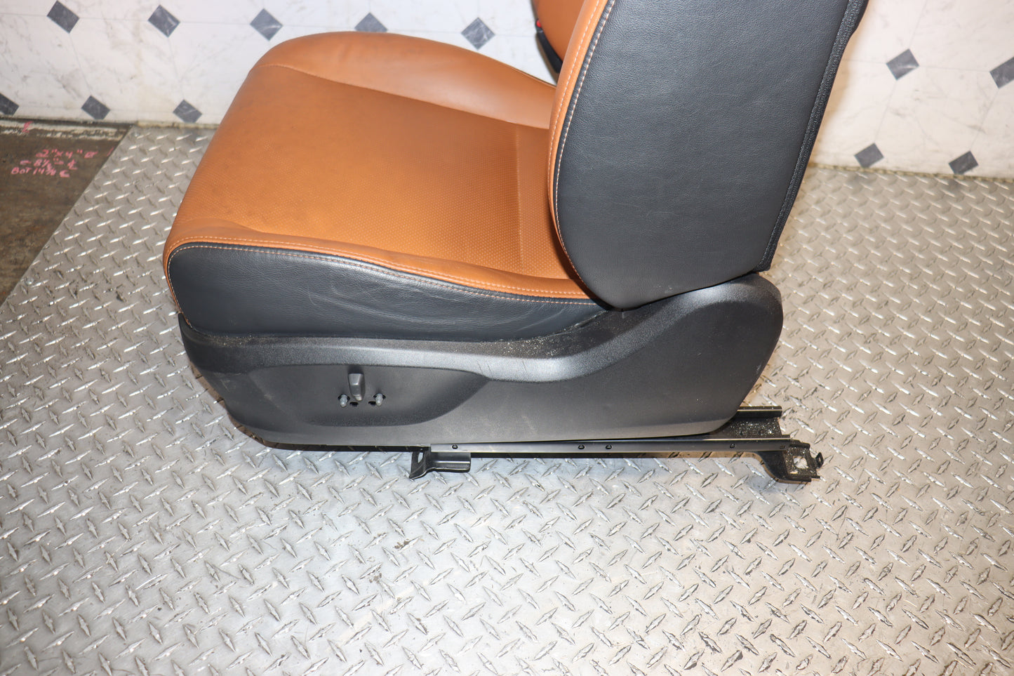 JDM 2008 - 2014 SUBARU IMPREZA WRX STI PREMIUM GRB GVF COMPLETE FRONT AND REAR LEATHER POWER SEATS W/ STEERING WHEEL