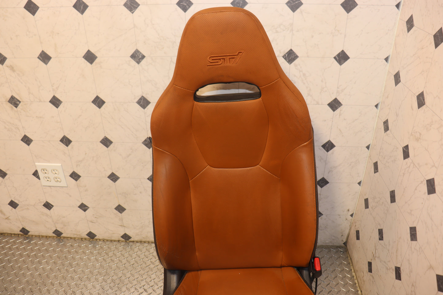 JDM 2008 - 2014 SUBARU IMPREZA WRX STI PREMIUM GRB GVF COMPLETE FRONT AND REAR LEATHER POWER SEATS W/ STEERING WHEEL