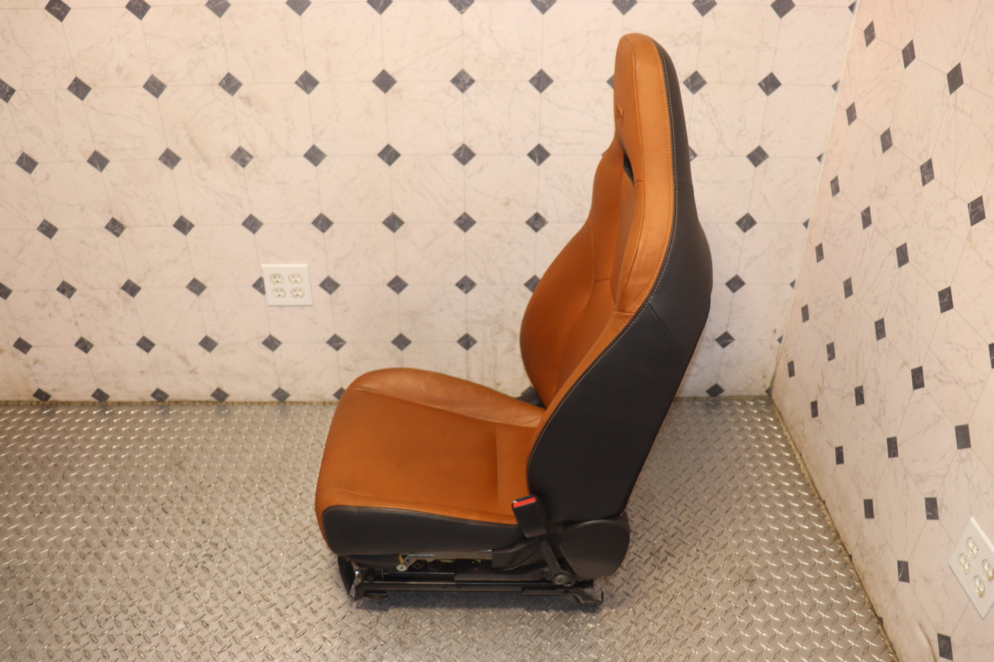 JDM 2008 - 2014 SUBARU IMPREZA WRX STI PREMIUM GRB GVF COMPLETE FRONT AND REAR LEATHER POWER SEATS W/ STEERING WHEEL
