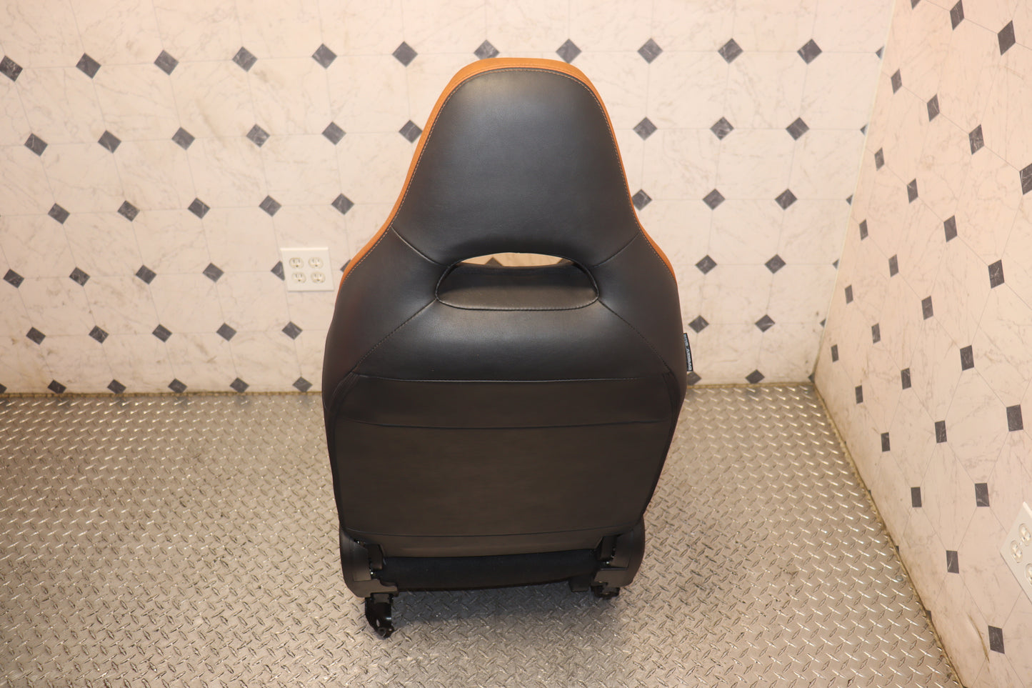 JDM 2008 - 2014 SUBARU IMPREZA WRX STI PREMIUM GRB GVF COMPLETE FRONT AND REAR LEATHER POWER SEATS W/ STEERING WHEEL