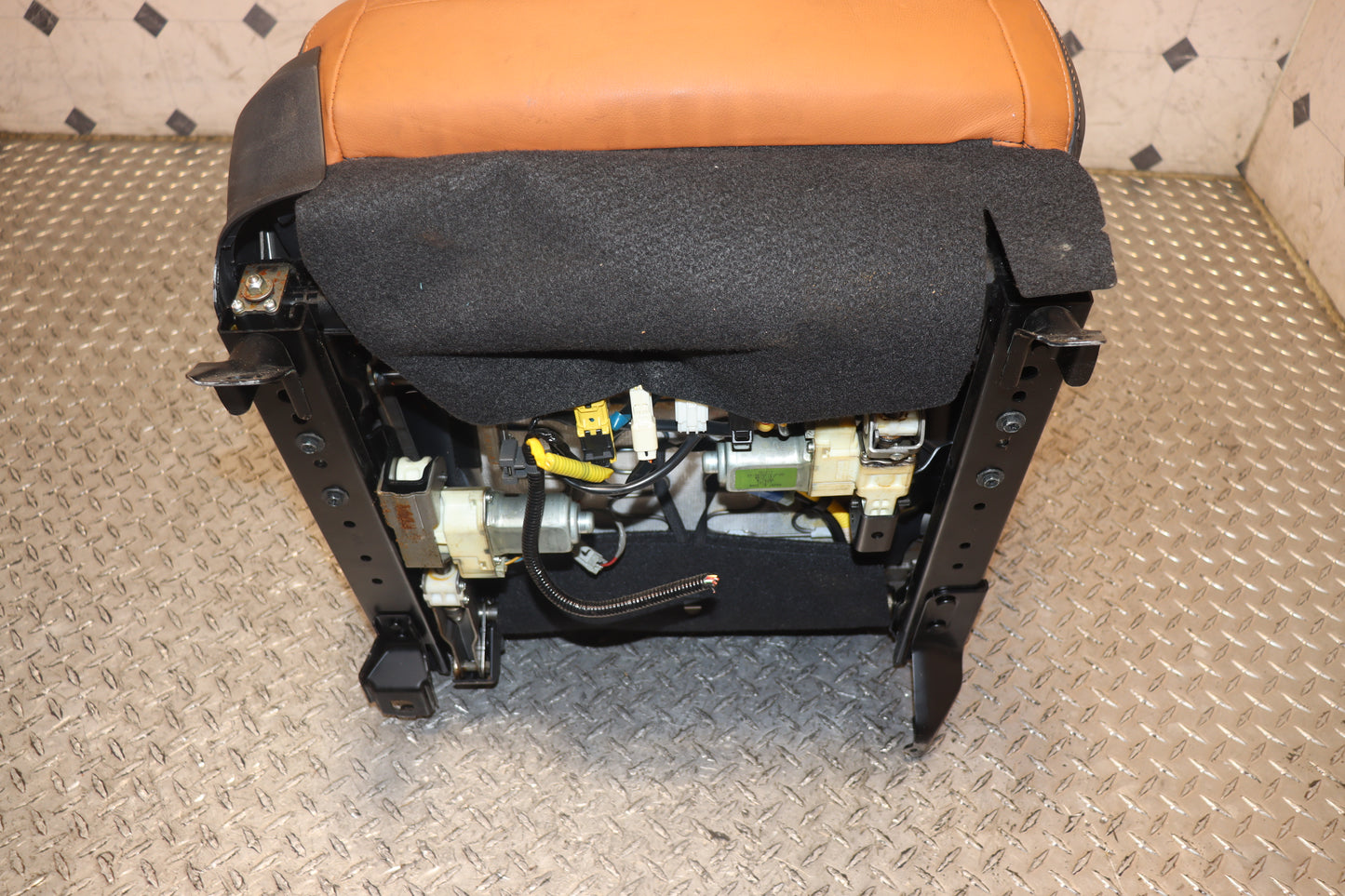 JDM 2008 - 2014 SUBARU IMPREZA WRX STI PREMIUM GRB GVF COMPLETE FRONT AND REAR LEATHER POWER SEATS W/ STEERING WHEEL