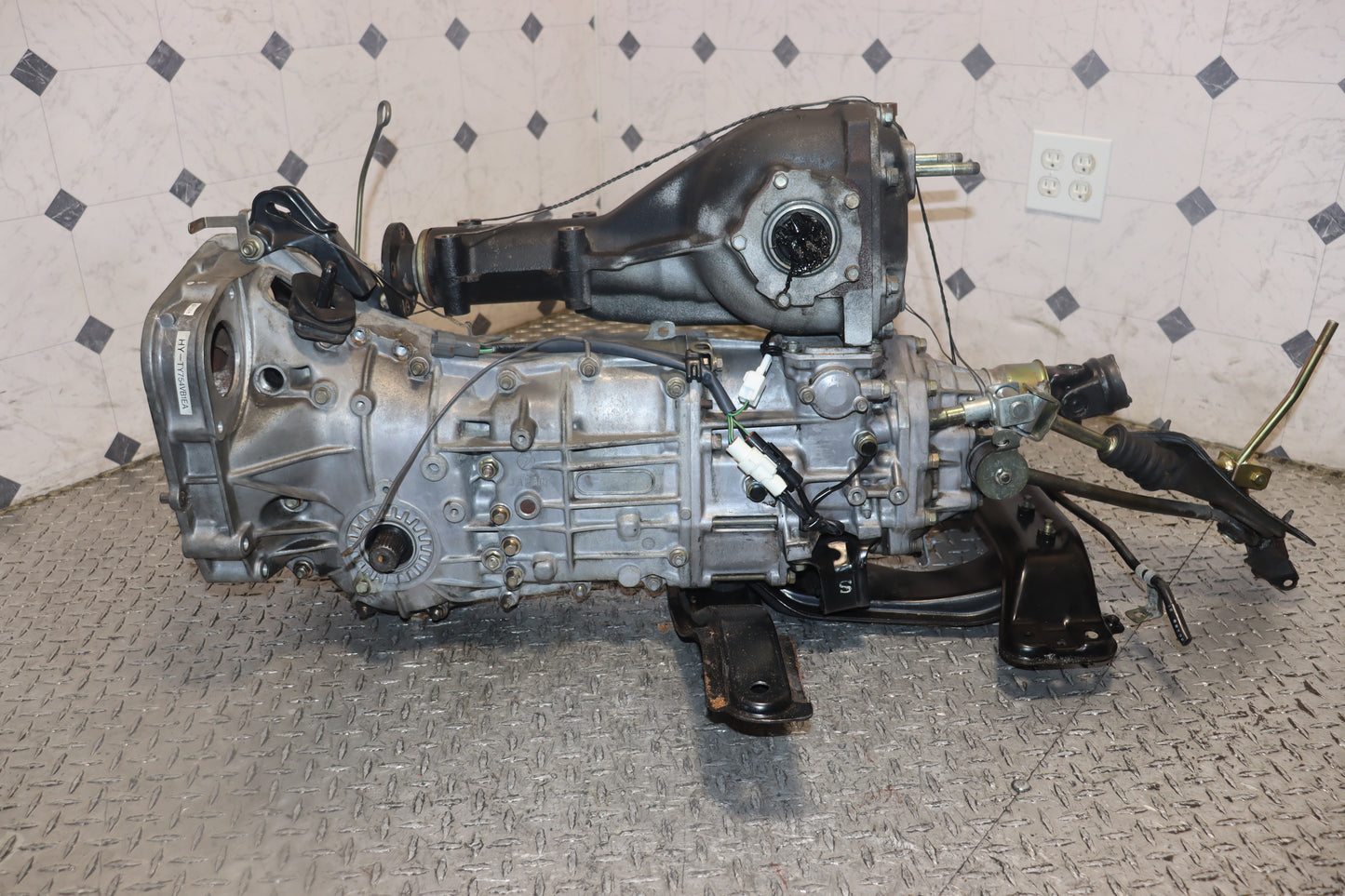 1999-2002 Subaru Impreza JDM WRX STi GC8 Version 5/6 Type-RA Limited EJ207 5-Speed Manual Transmission w/ Rear Diff & Axles