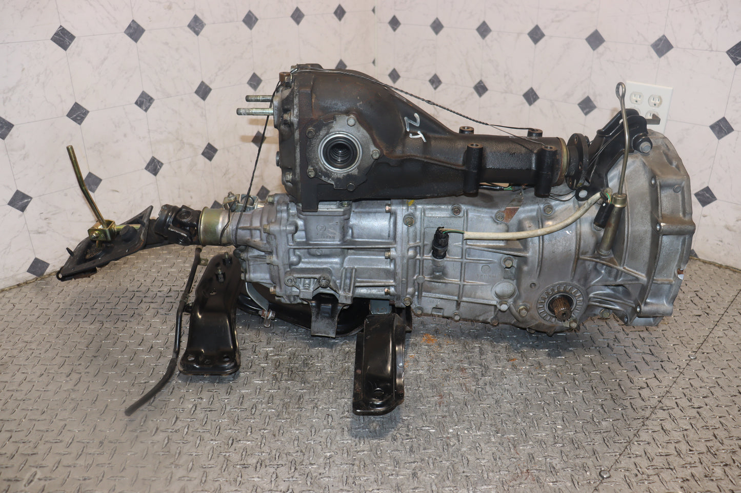 1999-2002 Subaru Impreza JDM WRX STi GC8 Version 5/6 Type-RA Limited EJ207 5-Speed Manual Transmission w/ Rear Diff & Axles