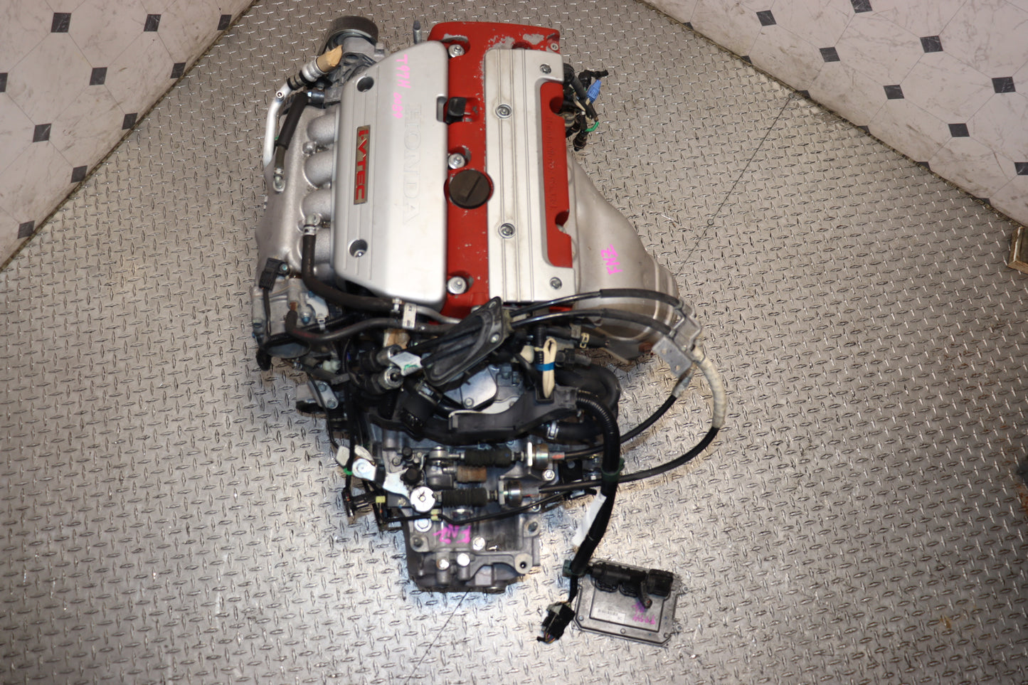 Honda Civic FN2 Type R K20A JDM Engine | 2.0L Inline-4 Cylinder DOHC i-VTEC Motor + 6 Speed Manual Transmission