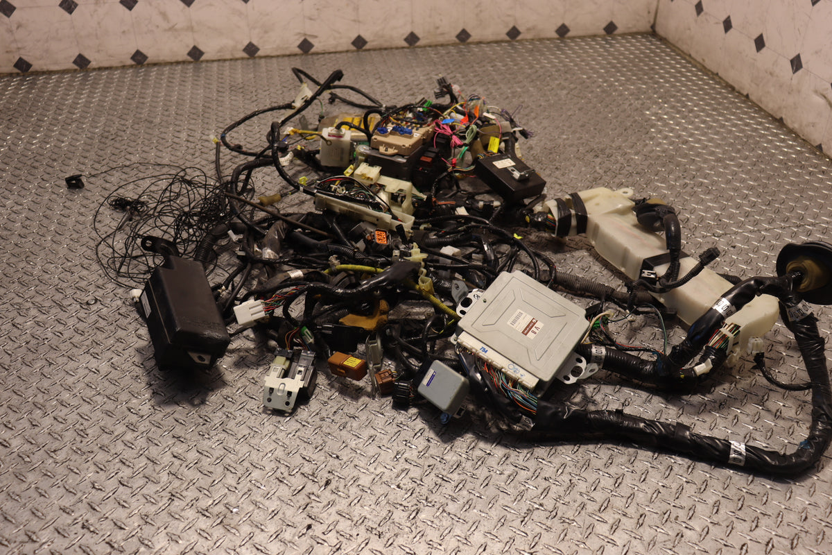 Subaru Impreza WRX STI V7 EJ207 2.0L DOHC Turbo Engine Complete Wiring Harness & ECU JDM