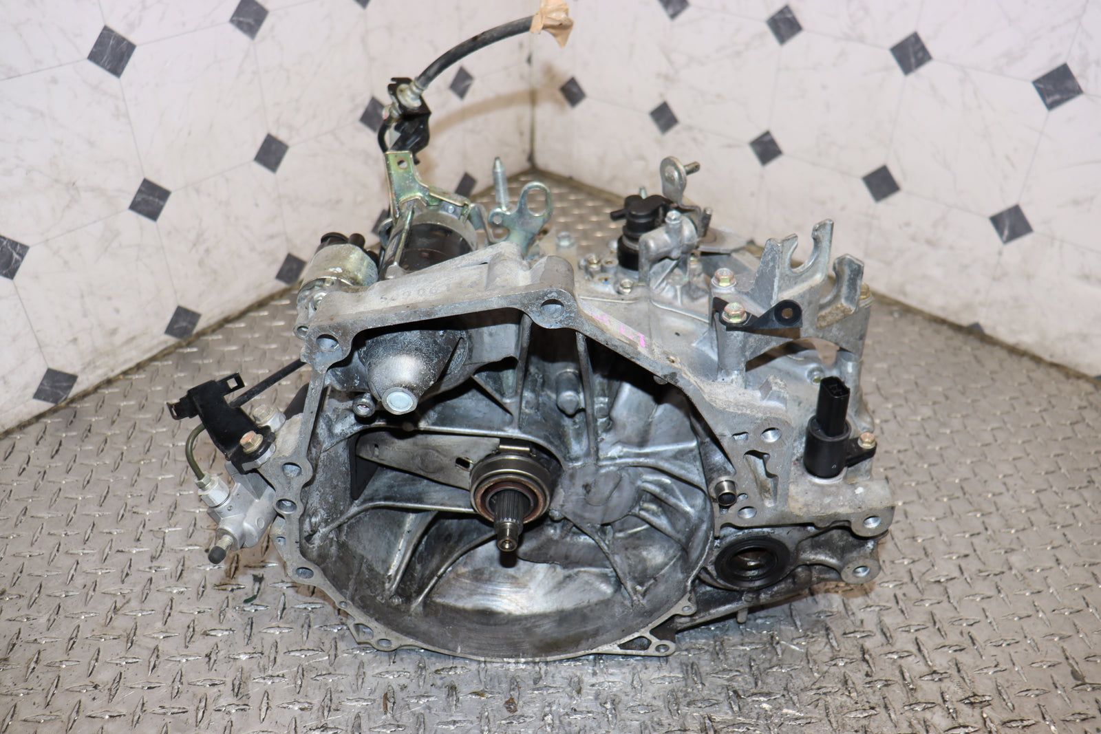 2001 2002 2003 2004 2005 Honda Civic 1.7L 5 Speed Manual Transmission JDM D17A OEM