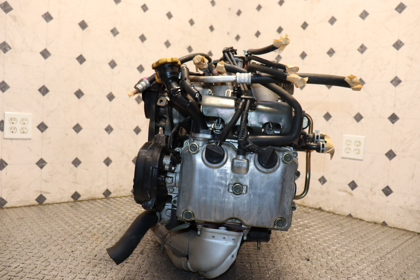 2000 2001 2002 2003 2004 2005 Subaru Outback 2.0L H4 SOHC Engine JDM EJ20