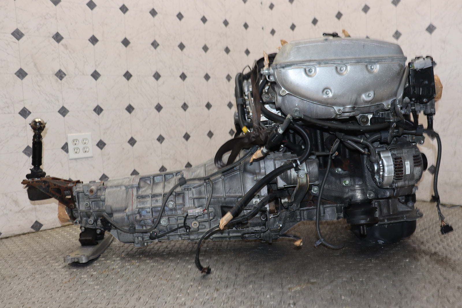 1998-2005 (G5-Ultra Rare) Jdm Toyota Altezza SXE10 Blacktop BEAMS Engine & 6-Speed Manual J160 Transmission Swap